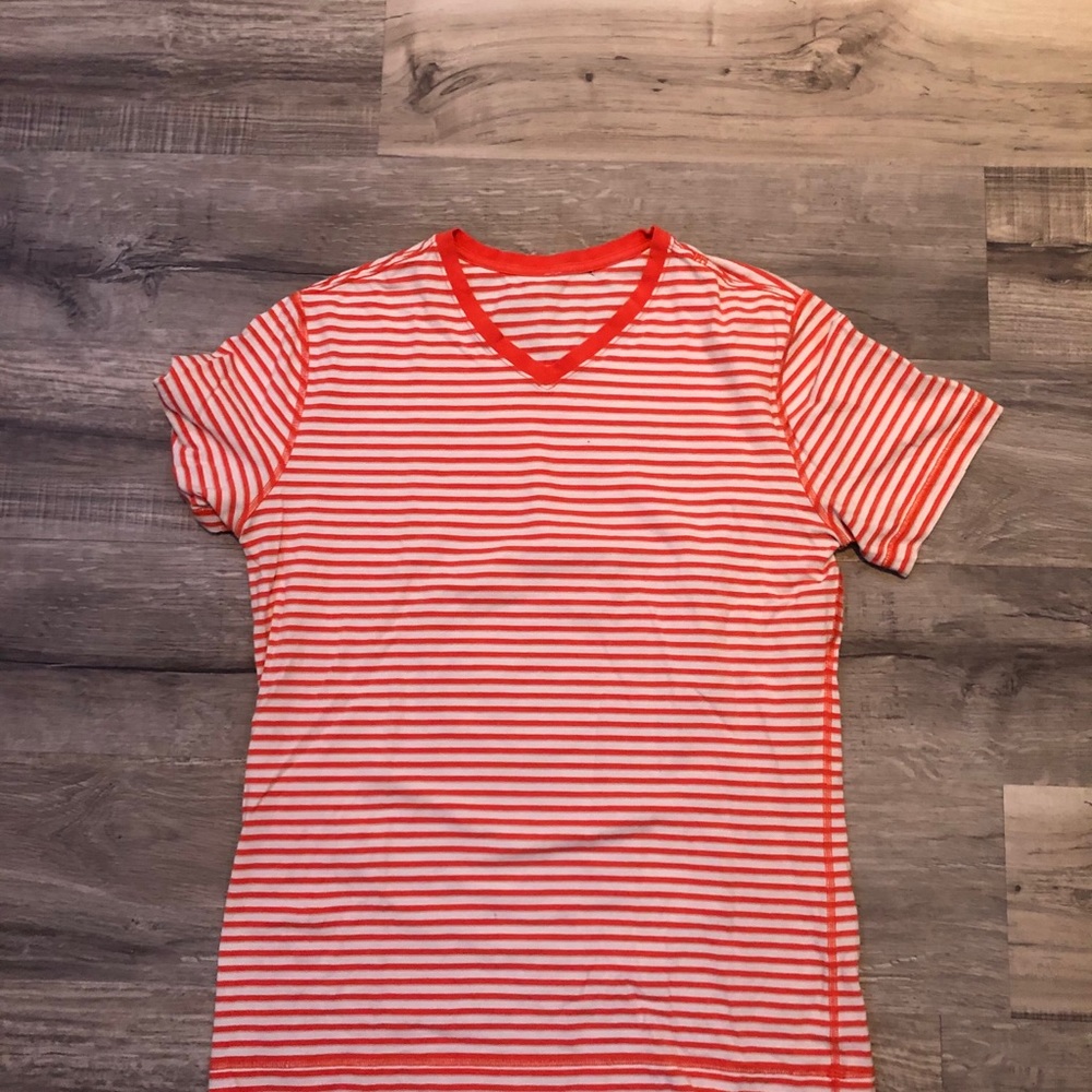 Lulu lemon t shirt